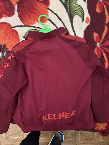 Спортивные костюмы: Продаю все одежды 1. Спортивка Kelme красный размер XL. цена 2300 2 — 7