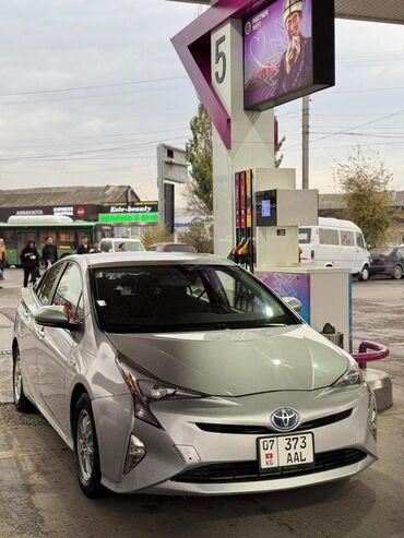 Toyota: Toyota Prius: 2016 г., 1.8 л, Автомат, Бензин, Универсал