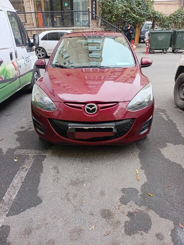 nol altı maşını: Mazda 2: 1.5 l | 2013 il Hetçbek