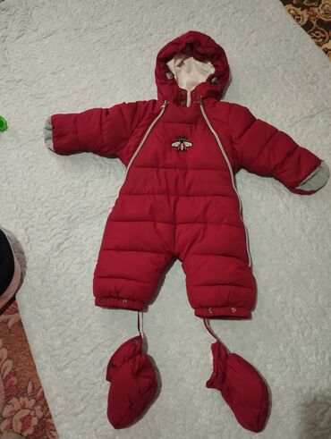 пиджак красный: Детский комбинезон на рост 86см на 1 год хорошего состояние. одам за