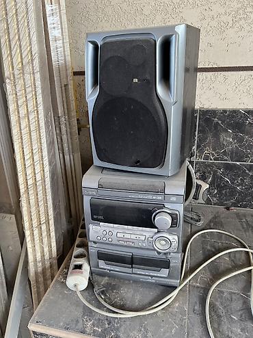Музыкальный центр AIWA, покупали в 1997 году за 12000 сом, работает