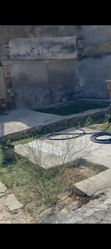 Həyət evləri və villaların satışı: Yeni suraxani Araz market 101 nomreli mektebin yaxinligi. 4 sot — 8