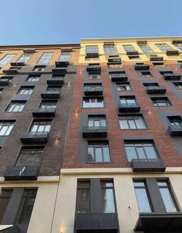 продается 3 комнатная квартира: 3 бөлмө, 70 кв. м, Элитка, 14 кабат, ПСО (өзү оңдоп түзөтүп бүтүү үчүн)