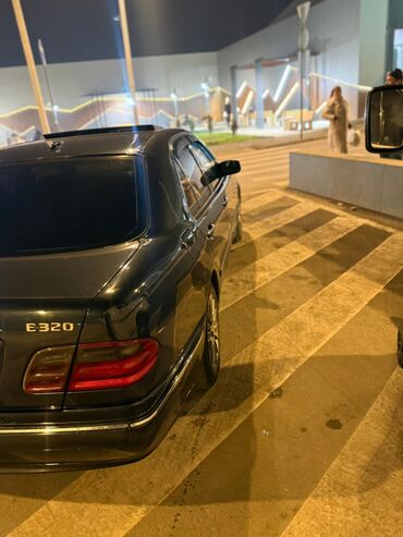 Mercedes-Benz: Mercedes-Benz E-Class: 2001 г., 3.2 л, Автомат, Бензин, Седан — 2