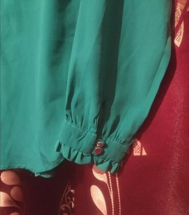 Paltolar: Satilir ucuz giymete 10manat Uwag paltari 1 manata — 10