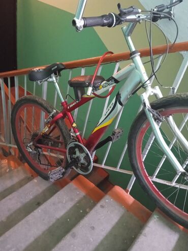 велосипед красный: Велосипед . передний тормоз нужно сделать