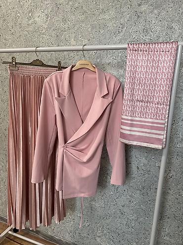 ош кийим: 🌸 Элегантный костюм-двойка всего за 1000 сом + ПЛАТОК В ПОДАРОК! 🎁 — 1