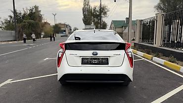 Унаа сатуу: Toyota Prius: 2018 г., 1.8 л, Вариатор, Гибрид, Лифтбек — 4