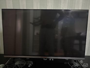 Silvaiki LED televizor + şüşə TV stendi - Ekran: təxminən 32–40 düym