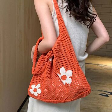 оранжевая сумка: Яркая сетчатая сумочка на лето