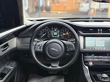 Продажа авто: Jaguar XF: 2019 г., 2 л, Автомат, Бензин, Седан — 8