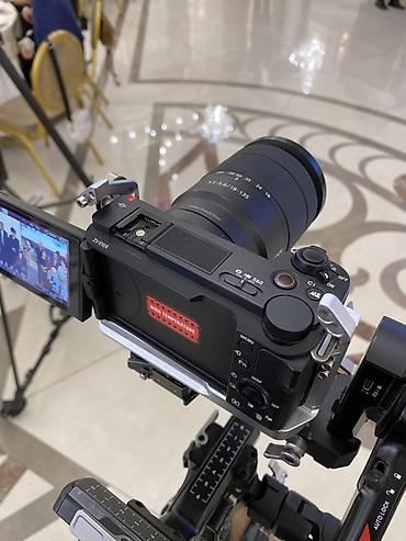 thinkware z500: Камера для фото и видео Sony ZV‑E10 mark 2 с объективом Sony E 18–135 — 4
