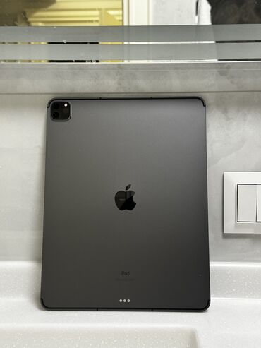 планшет со стилусом: Планшет, Apple, память более 1 ТБ, 5G, Б/у, Кровать-трансформер цвет - Серый