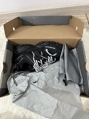 Кроссовки и спортивная обувь: Кроссовки Balenciaga Track Sneaker - Модель: Track Sneaker (артикул — 9