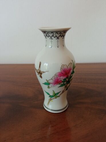 krzneni prsluk sa: Kineska antikvarna vaza sa žigom