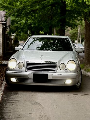 ���������������� ������������ �� ��������������: Mercedes-Benz E 320: 1999 г., 3.2 л, Автомат, Бензин, Седан