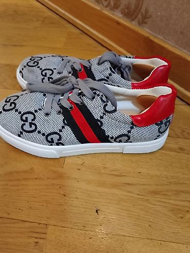 gucci ayaqqabı: Unisex idman üslubunda krossovkalar - Rəng: boz-ağ üstlük — 2