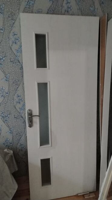 qapl pencere: İşlənmiş Otaq qapısı Ünvandan götürmə