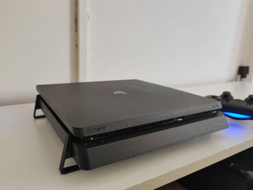 mini frizideri za sobu: Sony PS4 slim čipovan 1Tb Konzola Sony Playstation 4 slim, od 1TB
