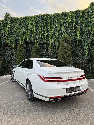 Другие автомобили: Белый представительский седан бизнес-класса. Кузов и дизайн: - — 12