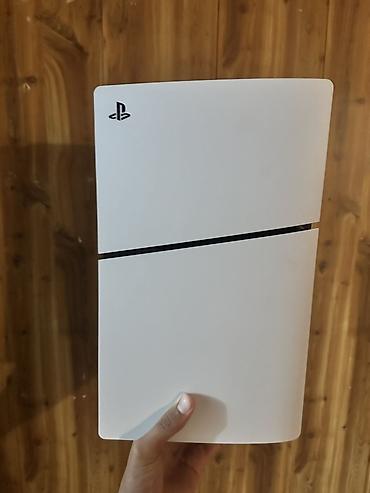 Sony PlayStation: PlayStation 5 (версия с дисководом) + аксессуары и игры Комплектация — 5