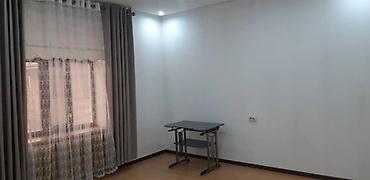 Аренда помещений свободного назначения: Сдаётся в аренду отдельный зал с большим крытым двором. Что внутри: - — 10