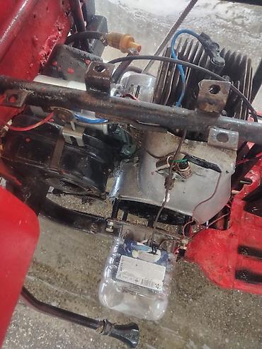 dort teker motor: Yükdaşıma üçün üçtəkərli motosiklet (trisikl) - Gövdə və kuzov: Tam — 9