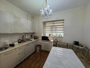 Продажа квартир: 2 комнаты, 52 м², 106 серия, 2 этаж, Евроремонт