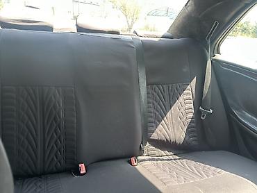 audi 80 1.8: Mercedes-Benz E-Class: 2.2 l | 2001 il Sedan — 6
