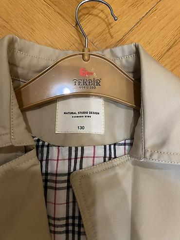 Плащи: Uşaq üçün klassik bej rəngli trençkot - Brend etiketində: Natural — 2