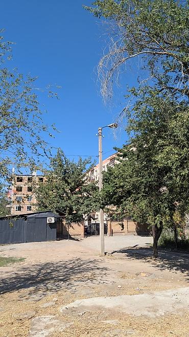 продаю бишкек: Продаётся квартира с большой секцией с 3мя комнатами, +большая — 8