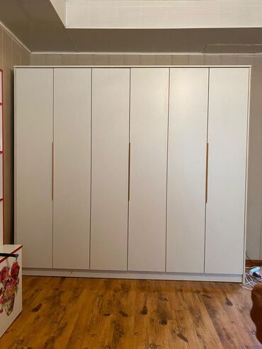 Шкафы для одежды: 6х дверный шкаф!!! Рассрочка через М+ Высота 2.20 Ширина 2.40 Глубина — 10