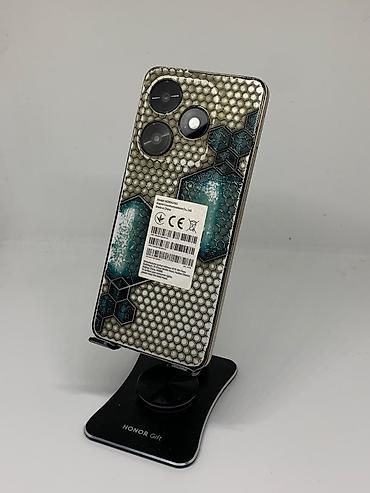 Tecno: Tecno Spark 20C, Б/у, 128 ГБ, цвет - Черный, 2 SIM — 2