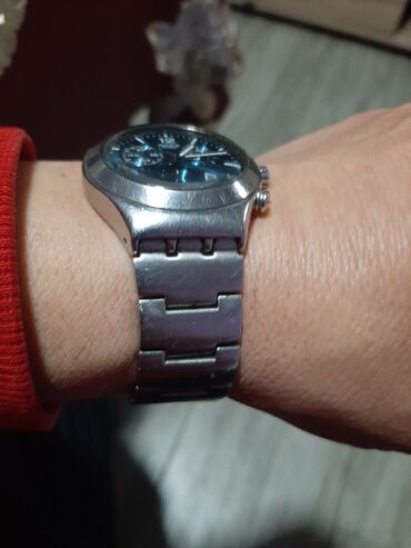 Ručni satovi: Swotch ispravan sat sat je original sviss made ima jednu linijicu sa — 2