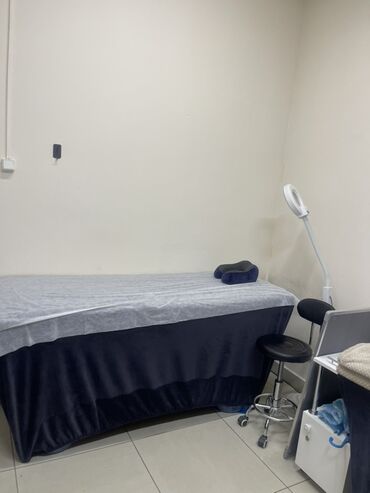 оборудование автомойка: Продается 2 кушетки с черными чехлами и есть помощники ❗️❗️❗️ Также