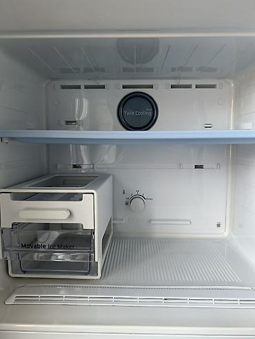 iki: İşlənmiş 2 qapılı Samsung Soyuducu Satılır, rəng - Qara, Təkərli — 4