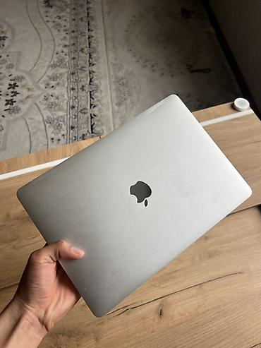Ноутбуки Apple (MacBook): Apple MacBook Pro 13" (серебристый) - Дисплей: Retina - Клавиатура — 8