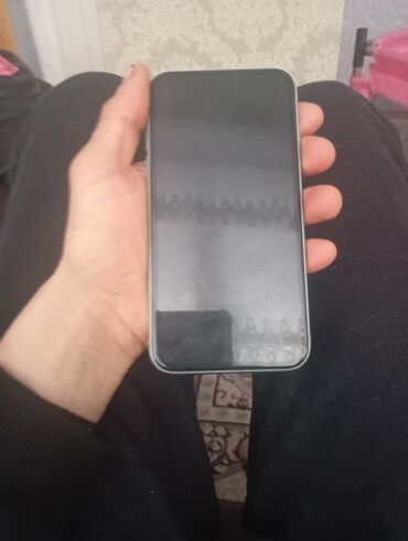 iphone 11 ilə barter: IPhone 11, 64 GB, Natural Titanium, Face ID, Simsiz şarj, Sənədlərlə