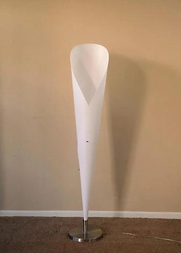 Stilske lampe: Podna lampa Tulip – bela, EU utikač, 1x E27 - Dizajn inspirisan — 9