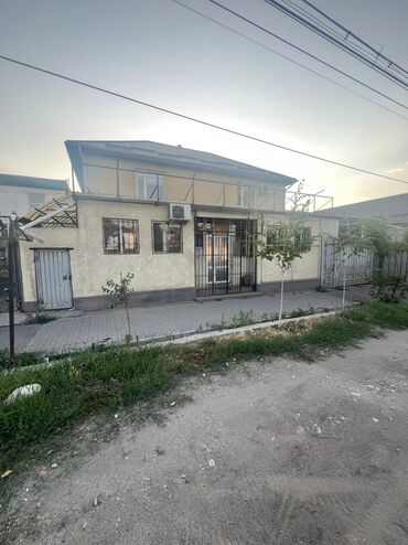 Долгосрочная аренда домов: 100 м², 3 комнаты, Утепленный, Забор, огорожен