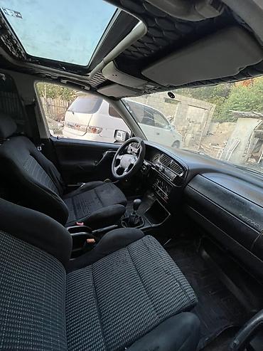 венто ош: Volkswagen Vento: 1992 г., 2 л, Механика, Бензин, Седан — 4