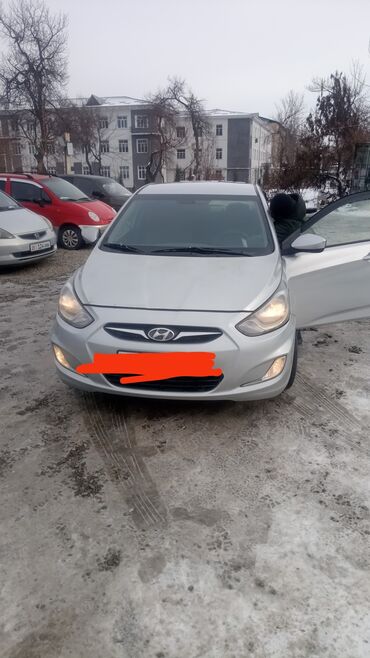 Hyundai: Hyundai Solaris: 2013 г., 1.6 л, Механика, Бензин, Седан