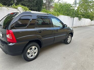 Kia: 2010 cu ildə rəsmi dillerdən alənıb. İlk sahibiyəm. Təkərləri yenidir — 8