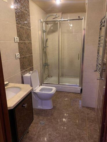 Uzunmüddətli kirayə mənzillər: Yasamalda Bravo marketə yaxın 18 mertebeli binanın 6-cı mərtəbəsində — 8