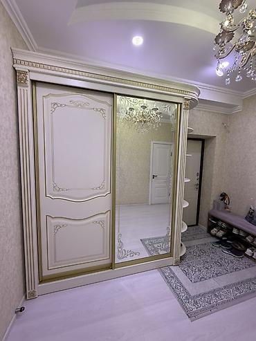 зеркало во весь рост: Шкаф-купе классический с зеркалом и открытым радиусным пеналом - — 2