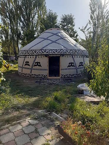 палаты: Аренда юрты, Каркас Деревянный, 80 баш, С полом, Самовар, Стол — 6