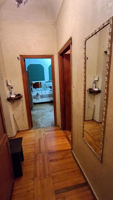 Mənzillər: Qanuni 3 otaq minsk lahiyə. Tavan 2.85 Real alıcıya. Əmlakçılar — 4