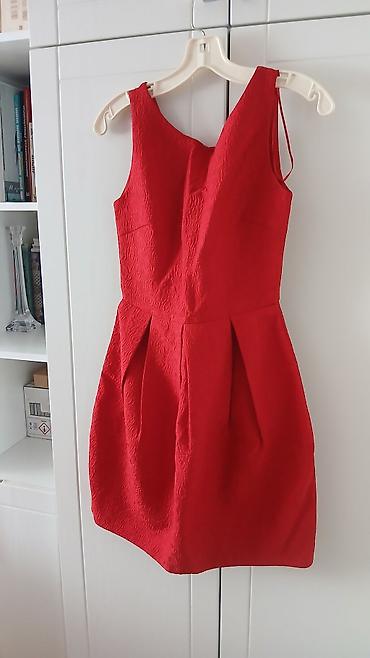 Şəxsi əşyalar: Qırmızı qadın donu - Model: qolsuz, “sleeveless” A-kəsim/qələm arası — 1