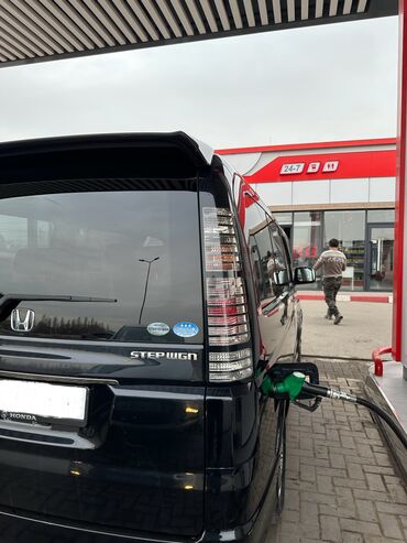 Honda: Honda Stepwgn: 2003 г., 2 л, Бензин — 4