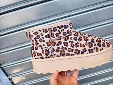 gepard obuca: Ugg mini čizme, 41